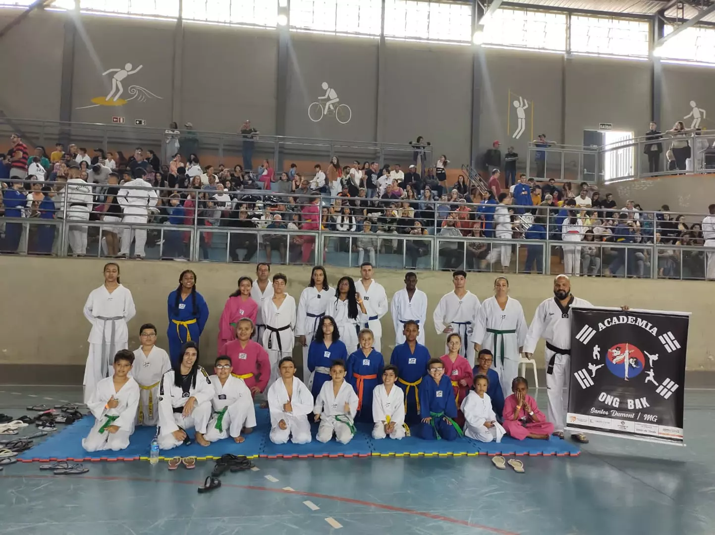 Academia Ong Bak Taekwondo conquista 55 medalhas e troféu por equipes em Barbacena